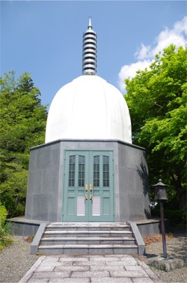 法泉寺　平和・永代供養塔